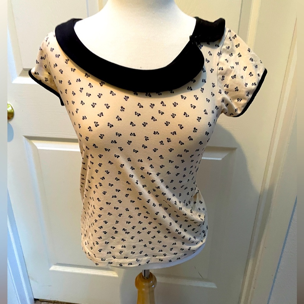Retro Style Off White Top with Bow Print